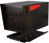 Locking mailbox with door closed